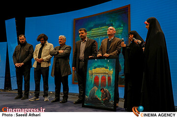 مراسم رونمایی از سریال تنها گریه کن