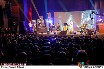 مراسم رونمایی از سریال تنها گریه کن