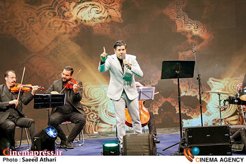 مراسم رونمایی از سریال تنها گریه کن