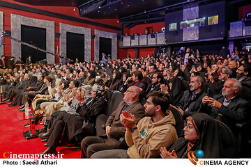 مراسم رونمایی از سریال تنها گریه کن