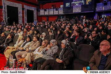 مراسم رونمایی از سریال تنها گریه کن