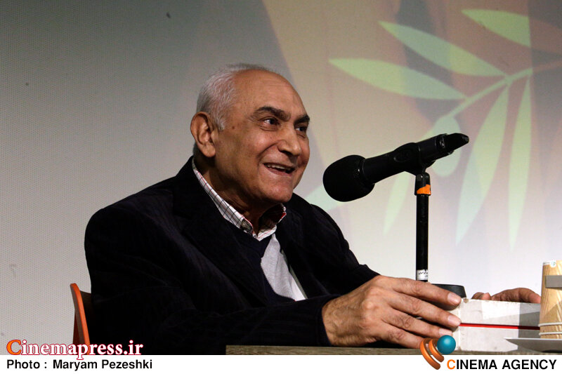 «گویندگی» فقط دارا بودن یک «صدای پخته و زیبا» نیست/ متاسفانه امروز خیلیها تنها به فکر «پول درآوردن» هستند «گویندگی» فقط دارا بودن یک «صدای پخته و زیبا» نیست/ متاسفانه امروز خیلیها تنها به فکر «پول درآوردن» هستند