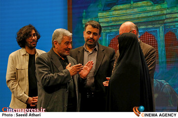 مراسم رونمایی از مجموعه تلویزیونی تنها گریه کن