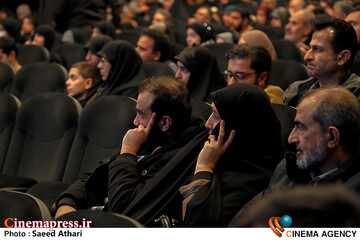 مراسم رونمایی از مجموعه تلویزیونی تنها گریه کن