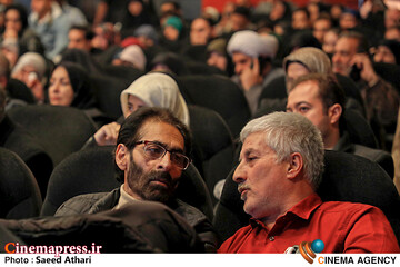 مراسم رونمایی از مجموعه تلویزیونی تنها گریه کن