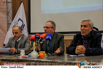 نشست خبری <a href='https://sayeb.ir/tag/%d8%ac%d8%b4%d9%86%d9%88%d8%a7%d8%b1%d9%87-%d9%81%db%8c%d9%84%d9%85-%d8%b1%d8%b4%d8%af'></div>جشنواره فیلم رشد</a>