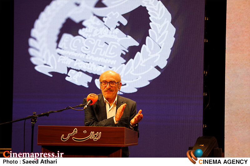 «دوبله ایران» نیازمند توجه و احترام است/ هیچکس نمیخواهد به این عرصه به چشم یک «هنر» نگاه کند/ اگر کسی بخواهد تنها از راه «دوبله» زندگی کند این شغل به هیچ وجه پاسخگو نیست! اختتامیه جشنواره فیلم رشد؛ داریوش کاردان