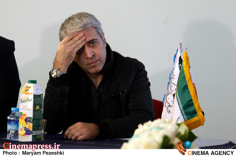 تعداد بیشماری «فیلمساز بیکیفیت» داریم/ خیلی از پروژهها با وجود بهرمندی جدی از خیلی از امکانات مالی و ریالی و اقتصادی نتیجه غیرقابل دفاعی ارائه دادند نشست خبری چهل و سومین جشنواره بین المللی تئاتر فجر 15 دی 1403؛ ایوب آقاخانی