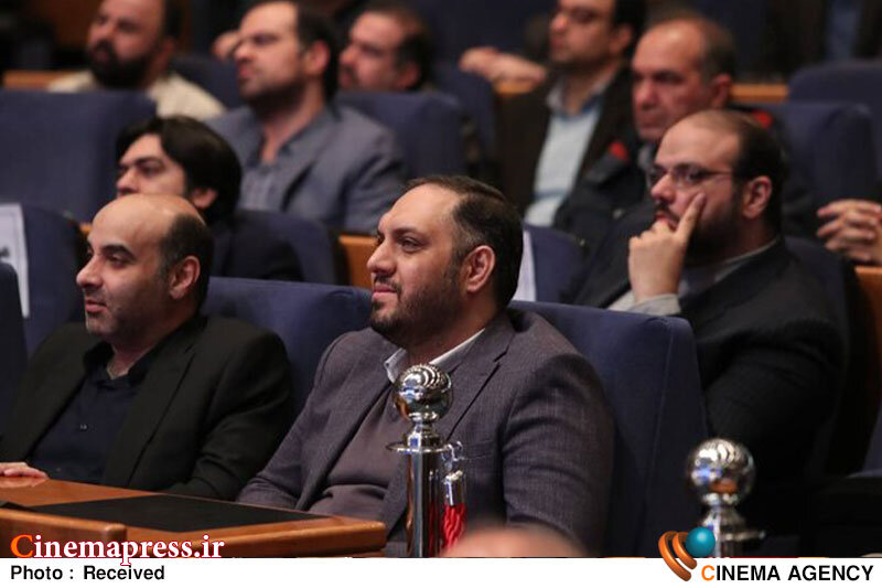 قرار است تولیدات نمایشی بیشتری با محوریت «حاج قاسم» روانه آنتن شود/ تا سال بعد «سیمافیلم» سریالی درباره این شهید سرافراز تولید میکند قرار است تولیدات نمایشی بیشتری با محوریت «حاج قاسم» روانه آنتن شود/ تا سال بعد «سیمافیلم» سریالی درباره این شهید سرافراز تولید میکند