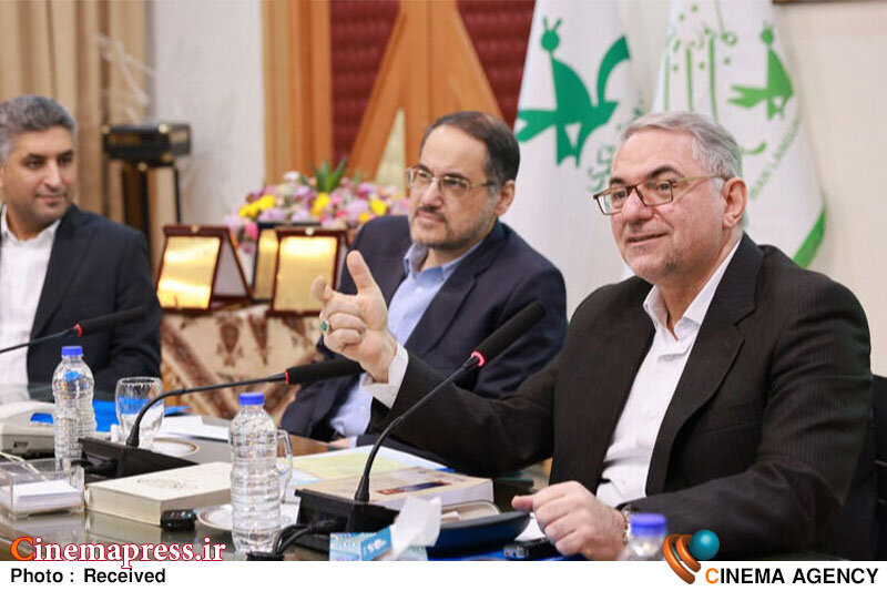 اگر میخواهیم در دنیای امروز اثرگذار باشیم افراد باید تسلط زبانی به «زبان انگلیسی» داشته باشند! محمود امانیطهرانی