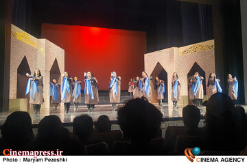 روز پنجم <a href='https://sayeb.ir/tag/%d8%ac%d8%b4%d9%86%d9%88%d8%a7%d8%b1%d9%87-%d8%aa%d8%a6%d8%a7%d8%aa%d8%b1-%d9%81%d8%ac%d8%b1'></div>جشنواره تئاتر فجر</a> تالار وحدت 7 بهمن 1403