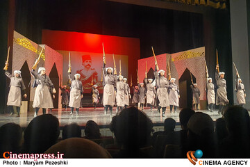 روز پنجم <a href='https://sayeb.ir/tag/%d8%ac%d8%b4%d9%86%d9%88%d8%a7%d8%b1%d9%87-%d8%aa%d8%a6%d8%a7%d8%aa%d8%b1-%d9%81%d8%ac%d8%b1'></div>جشنواره تئاتر فجر</a> تالار وحدت 7 بهمن 1403