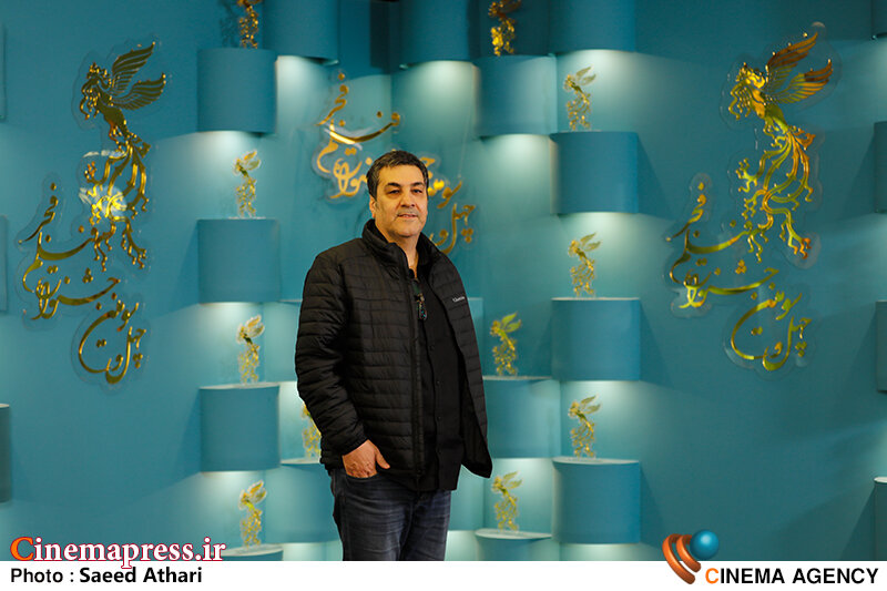 «سینما» باید «چرخه اقتصادی» خود را حفظ کند/ این دیدگاه که باید جلوی فروش «فیلمهای کمدی» را گرفت اشتباه است/ بازگشت به «تلویزیون» بسیار دشوار شده است فتوکال فیلم ترک عمیق؛ محسن چگینی