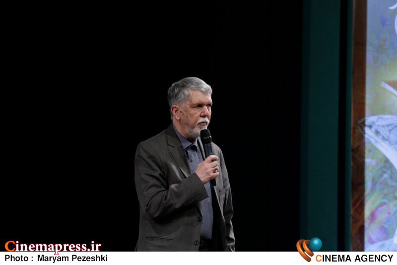 «مفاهیم» مختلفی جان مایه «انقلاب» و «نهضت» بودند/ «ادبیات انقلاب» نسبت قابل توجهی را با «امام» و «انقلاب» داشته است اختتامییه جشنواره بین المللی تئاتر فجر 13 بهمن 1403؛ سید عباس صالحی