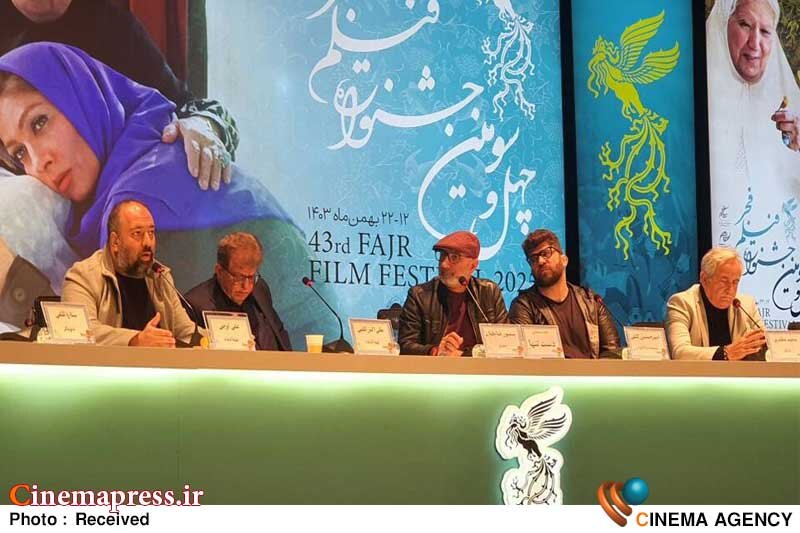 امیرحسین ثقفی: در آثارم به دنبال ارائه پیام مستقیم نیستم/ سینما برای من مثل شعر است امیرحسین ثقفی: در آثارم به دنبال ارائه پیام مستقیم نیستم/ سینما برای من مثل شعر است