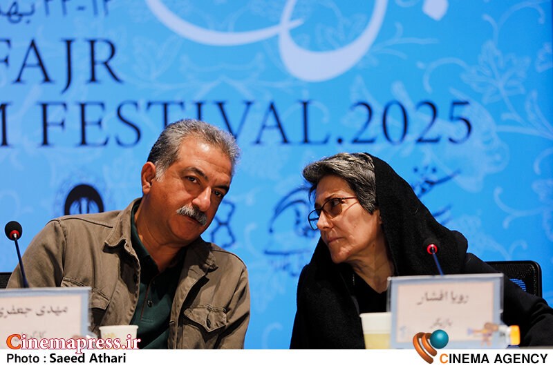 سینمای اندیشمند و دغدغهمند ایران، بین نظارت سخت گیرانه و کنترل داخلی و جو منفی خارج از کشور گیر افتاده و رو به احتضار است! نشست خبری فیلم سینمایی اشک هور