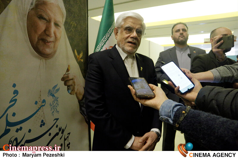 وقتی هنجارشکنی و قبحشکنی از سوی معاون اول رییس جمهور مسئلهای جزئی قلمداد میشود حواشی پنجمین روز جشنواره فیلم فجر 16 بهمن 1403؛ محمدرضا عارف