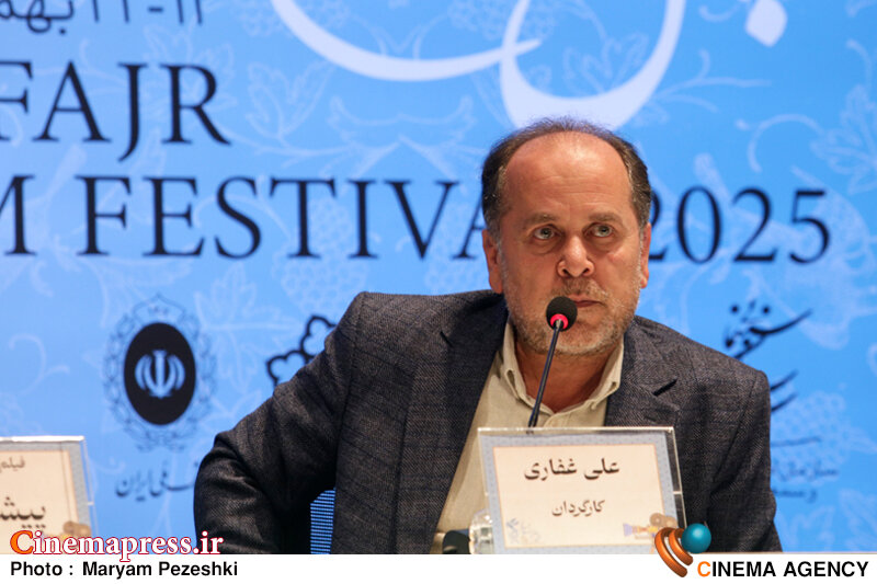 «تبلیغات دشمن» شدت گرفته است/ با وجود «جنگ سخت» حملات نرم و قدرت رسانه در این روزها بسیار گسترده است/ حضور در «فضای مجازی» چه در زمینه «تولید محتوا» و چه «فعالیت هنری» ضروری است «تبلیغات دشمن» شدت گرفته است/ با وجود «جنگ سخت» حملات نرم و قدرت رسانه در این روزها بسیار گسترده است/ حضور در «فضای مجازی» چه در زمینه «تولید محتوا» و چه «فعالیت هنری» ضروری است
