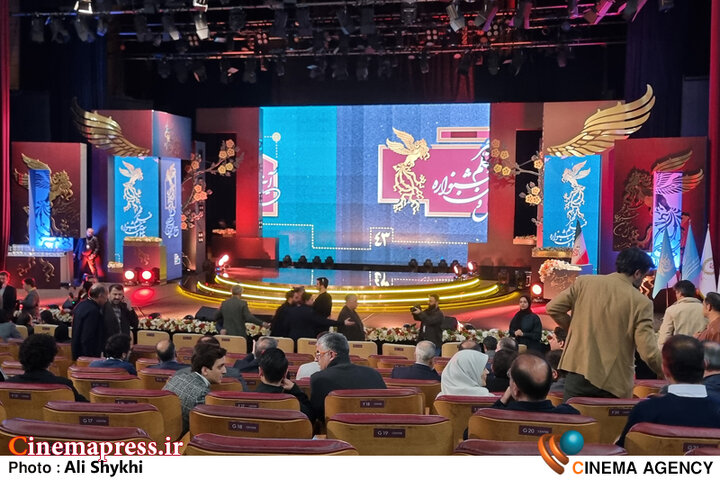 «پیشمرگ» بهترین فیلم از نگاه تماشاگران شد/ سیمرغ بلورین بهترین فیلم به «زیبا صدایم کن» رسید