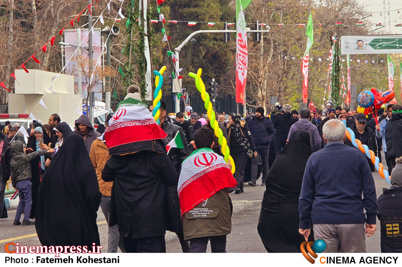 انعکاس جشن پیروزی انقلاب در آیینه تلویزیون انعکاس جشن پیروزی انقلاب در آیینه تلویزیون