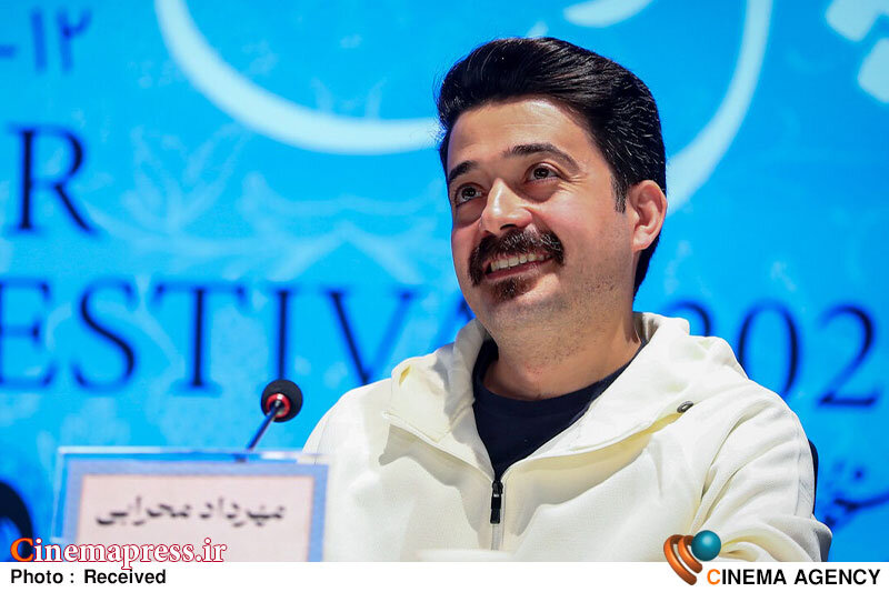 محتوای تولیدشده ما هنوز به «سطح جهانی» نرسیده/  بیشتر انیمیشنها برای «جذب مخاطب» یا از شوخیهای سطحی استفاده میکنند یا با موزیکال کردن فیلم سعی دارند آن را جذابتر کنند مهرداد محرابی