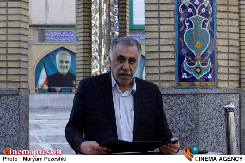 همبستگی و سرمایه اجتماعی یک داشته بسیار مهم است که به لطف پروردگار با «جنگ رمضان» شاهد افزایش چشمگیر آن بودیم همبستگی و سرمایه اجتماعی یک داشته بسیار مهم است که به لطف پروردگار با «جنگ رمضان» شاهد افزایش چشمگیر آن بودیم