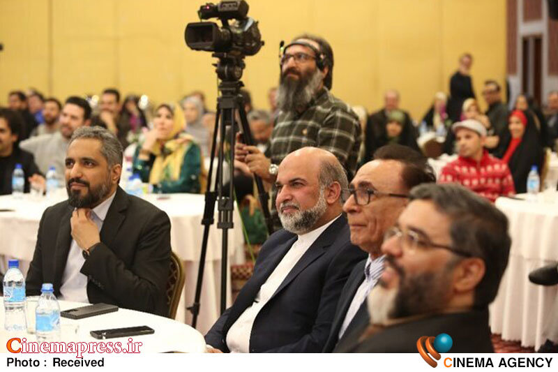 امیدوارم تمام مجریان «کانون مجریان رسانههای دیداری» تحت پوشش «صندوق اعتباری هنر» باشند تا بتوانیم خدمات صندوق را به تک تک شما ارائه کنیم امیدوارم تمام مجریان «کانون مجریان رسانههای دیداری» تحت پوشش «صندوق اعتباری هنر» باشند تا بتوانیم خدمات صندوق را به تک تک شما ارائه کنیم