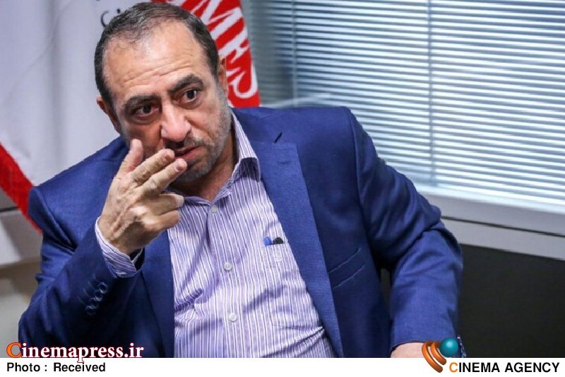 بخش زیادی از «بودجه تولیدات سینمایی» صرف پرداخت «دستمزدهای کلان» میشود/ «فیلمهای فرهنگی» معمولاً فروش پایینتری دارند و هزینههای تولیدشان بالاست رضا رستگار