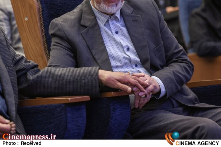 اکران «فلاکت ایران» در پس «انقلاب»؛ چگونه در وسط «درگیری نظامی با شیطان بزرگ» فیلمی این چنین نمادین «مجوز نمایش» گرفته!؟