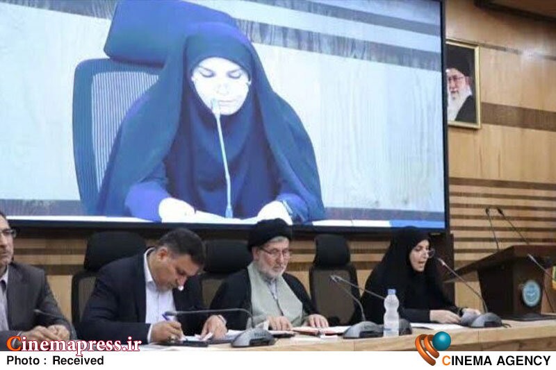 نوآوری در «فرم»، «زبان» و «ساختار» در بسیاری از آثار «حوزه پایداری» به چشم نمیخورد/ «نویسندگان» کمتر به دنبال «تجربیات جدید» در روایت و پرداخت «شخصیتها» هستند عفت جامه شورانی