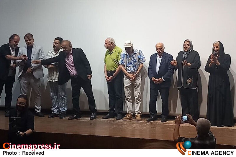 علی غفاری: همانند رفتار حرفهای «عزت رمضانیفر» در سینما این روزها کمرنگ شده است علی غفاری: همانند رفتار حرفهای «عزت رمضانیفر» در سینما این روزها کمرنگ شده است