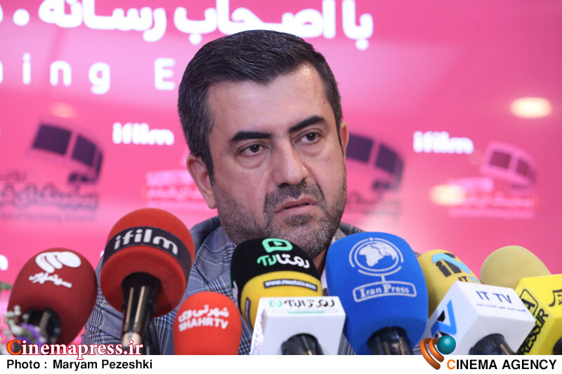 کاوه: «پیچینگ آیفیلم» مبتنی بر فضای صنعت و محتوای تجاری است/ ما صرفا سکویی ایجاد کردهایم که آثار در آن ارائه شود نشست خبری نخستین رویداد پیچینگ آی فیلم 17 شهریور 1404