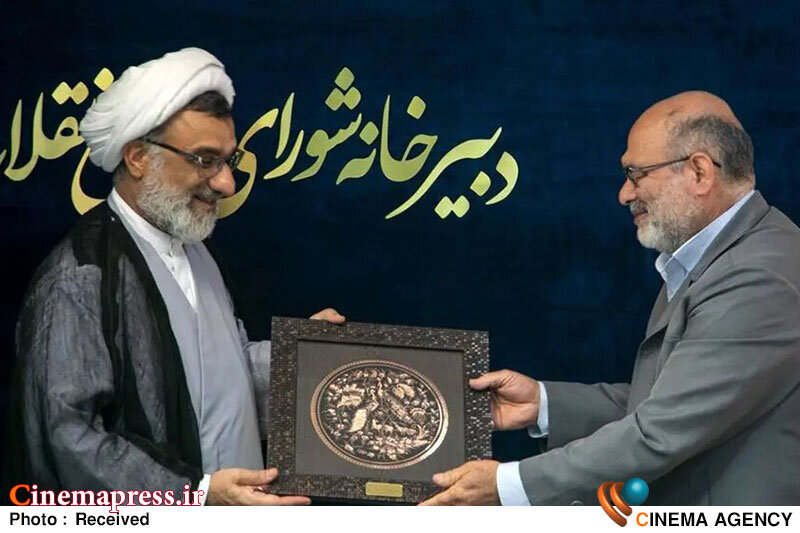 خاموشی: «رادیو اربعین» به دلیل گستره وسیع مخاطبان و محتوای معنوی خود، فراتر از یک رسانه معمولی عمل میکند خاموشی: «رادیو اربعین» به دلیل گستره وسیع مخاطبان و محتوای معنوی خود، فراتر از یک رسانه معمولی عمل میکند