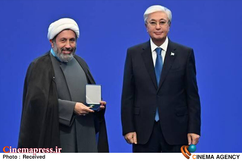 جایزه بینالمللی آستانه برای مشارکت فعال در گفتوگوی ادیان به «رئیس سازمان فرهنگ و ارتباطات» اهدا شد جایزه بینالمللی آستانه برای مشارکت فعال در گفتوگوی ادیان به «رئیس سازمان فرهنگ و ارتباطات» اهدا شد