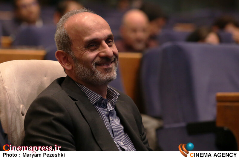 فرصت شعار «سرمایهگذاری برای تولید» را غنیمت دانستیم تا بتوانیم امکانات و ظرفیتهای تمام مناطق کشور را با استناد به شعار سال در قالب رویداد «ایران جان» دنبال کنیم اکران فیلم سینمایی ماهی در قلاب 30 شهریور 1404؛ پیمان جبلی