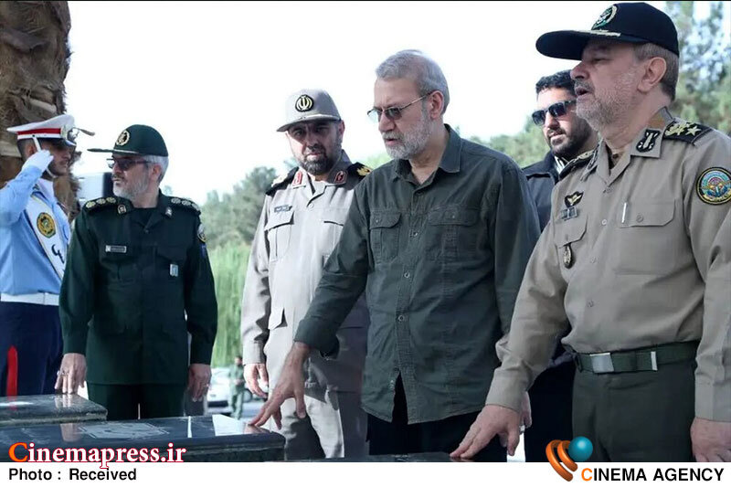 «دبیر شورای عالی امنیت ملی» به بازدید از «باغ موزه ملی انقلاب اسلامی و دفاع مقدس» رفت «دبیر شورای عالی امنیت ملی» به بازدید از «باغ موزه ملی انقلاب اسلامی و دفاع مقدس» رفت