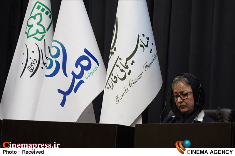 حاجیان: «مدیا» بچهها را سحر کرده است/ از بچهها عقب ماندهایم و دیگر نمیتوانیم با «محتوای کلیشهای» بچهها را به سمت خودمان جذب کنیم حاجیان: «مدیا» بچهها را سحر کرده است/ از بچهها عقب ماندهایم و دیگر نمیتوانیم با «محتوای کلیشهای» بچهها را به سمت خودمان جذب کنیم