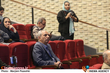 عکس/ نشست «بازنمایی تصویر کودک و نوجوان در سینمای ایران» عکس/ نشست «بازنمایی تصویر کودک و نوجوان در سینمای ایران»
