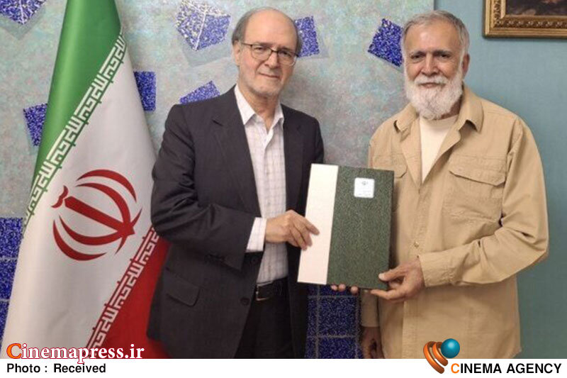 «بهرام کلهرنیا» دبیر هجدهمین جشنواره هنرهای تجسمی فجر شد «بهرام کلهرنیا» دبیر هجدهمین جشنواره هنرهای تجسمی فجر شد
