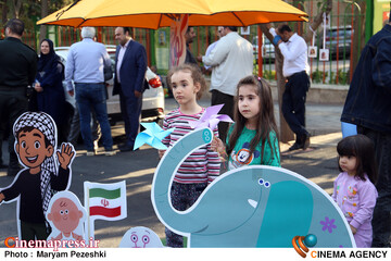 شادپیمایی عروسک های بلند قامت 17 مهر 1404