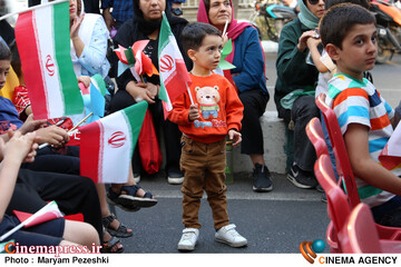شادپیمایی عروسک های بلند قامت 17 مهر 1404