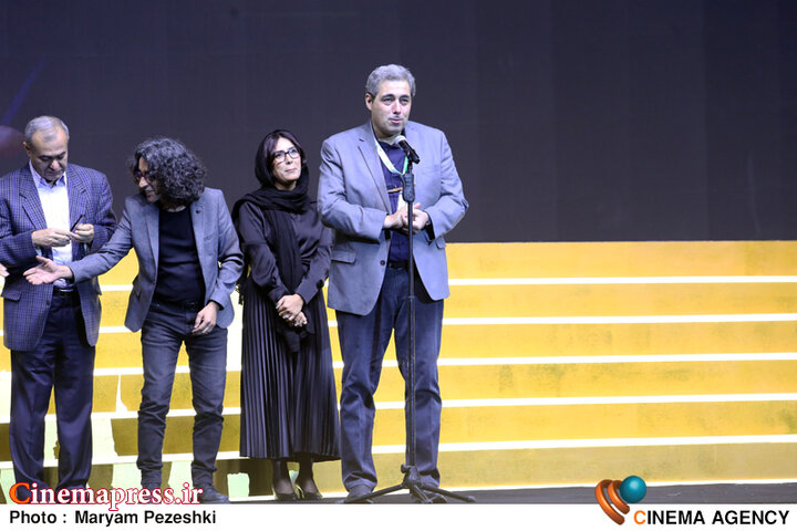 «آغ باش» عنواندار بهترین فیلم کوتاه اقتباسی شد/ برگ زرین بخش پویانمایی به «بیامو ۲۰۰۲» رسید
