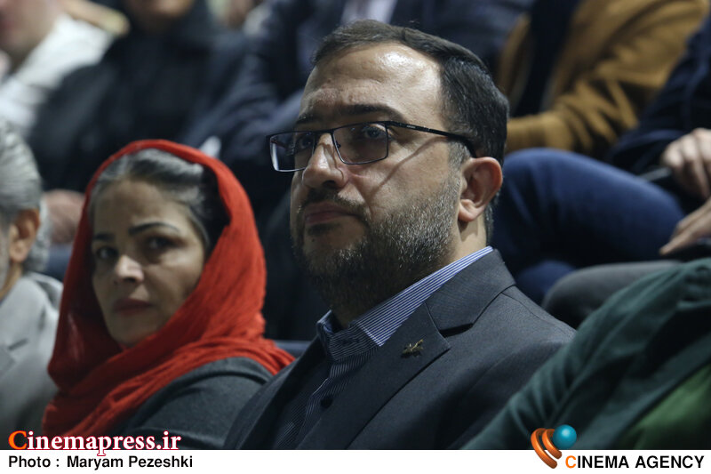 در خصوص «تأمین منابع مالی» مشکلی نداریم/ باید «تولید» را افزایش داد/ وقتی «تولید» بالا برود آنگاه میتوان درباره «کیفیت» با دقت بیشتری برنامهریزی کرد اختتامییه جشنواره بین المللی فیلم کوتاه تهران 2 آبان 1404؛ حامد علامتی