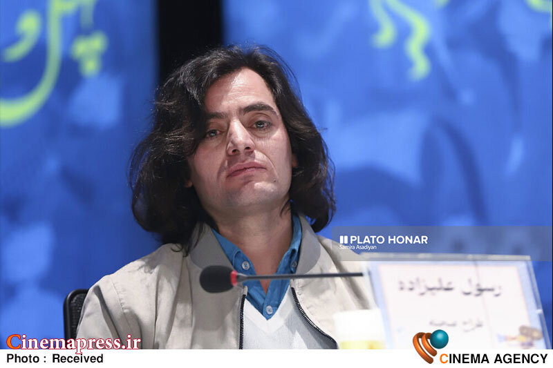«فیلمنامه خوب» فیلمنامهای است که «فیلمساز» را به «چالش» بکشد/ بسیاری از افراد بیش از آنکه «دغدغهی ساخت فیلم» درست و حسابی را داشته باشند در پی «کسب جایزه» هستند «فیلمنامه خوب» فیلمنامهای است که «فیلمساز» را به «چالش» بکشد/ بسیاری از افراد بیش از آنکه «دغدغهی ساخت فیلم» درست و حسابی را داشته باشند در پی «کسب جایزه» هستند
