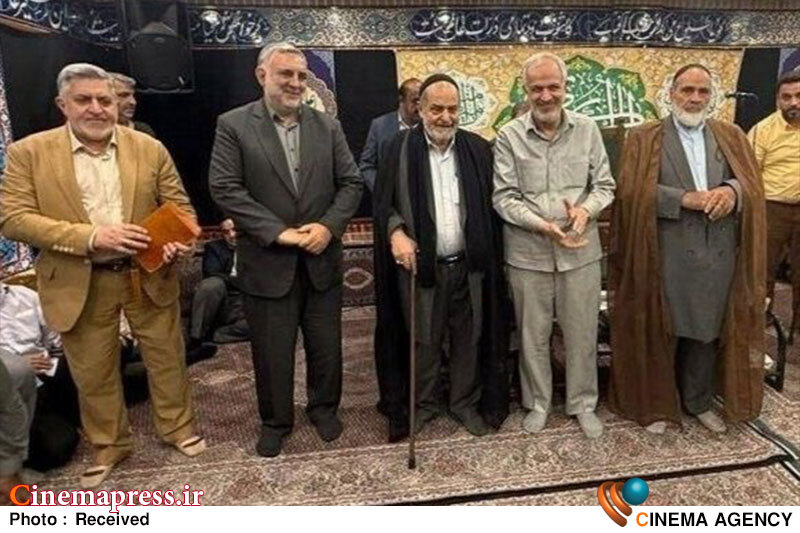 «مهدی آصفی» با همت و پژوهشهای خود نقش مهمی در گردآوری و حفظ دیوان بسیاری از شاعران ایفا کرده است «مهدی آصفی» با همت و پژوهشهای خود نقش مهمی در گردآوری و حفظ دیوان بسیاری از شاعران ایفا کرده است
