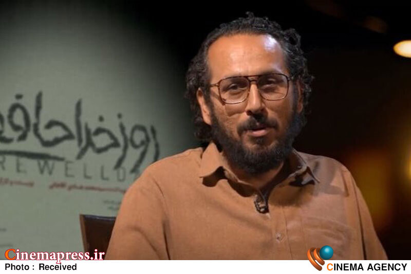 وقتی «فیلمنامه» خوب نداشته باشی ناچار میشوی به «جنگولکبازی» و ظواهر تکیه کنی/ هرقدر «متن» ضعیفتر باشد «کارگردان» مجبور است کمبودش را با جلوهها و حرکات بصری جبران کند فرزاد رنجبر