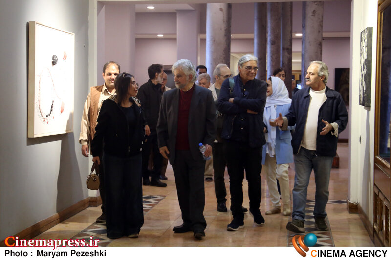 متوسلانی: مدتها جستوجو کردم تا بتوانم کارهای متعدد و پراکنده زندهیاد «میهن بهرامی» را جمعآوری کنم رونمایی 6 کتاب و افتتاح نمایشگاه نقاشی های میهن بهرامی 8 آبان 1404