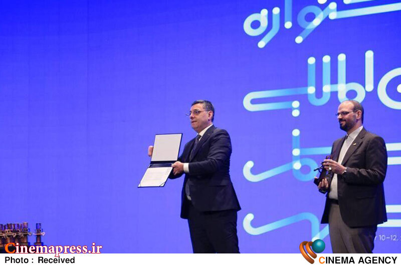 از تبدیل «جشنواره شهر» به مجالی برای «بیزینس علی اوجی» تا طنز «اهدای جایزه ویژه بخش بینالملل» به شوهر خانم مدیر! از تبدیل «جشنواره شهر» به مجالی برای «بیزینس علی اوجی» تا طنز «اهدای جایزه ویژه بخش بینالملل» به شوهر خانم مدیر!
