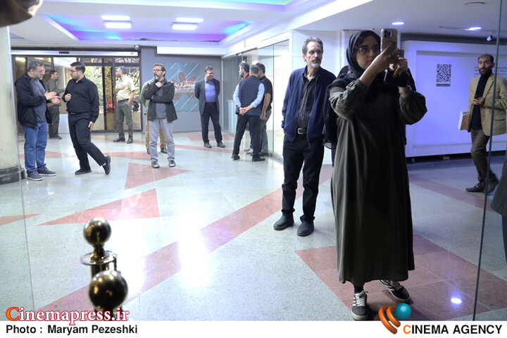 عکس/ مراسم رونمایی از تابلوی نقاشی «وداع آخر»