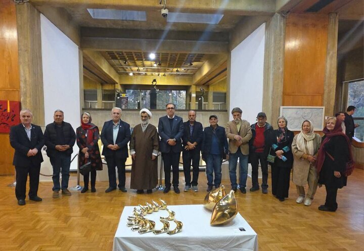 نمایشگاه بزرگ آثار هنرمندان پیشکسوت یک نماد «حکمت بنیان» است/ متولیان فرهنگ در کشور باید قدردان باشند و حمایت کنند